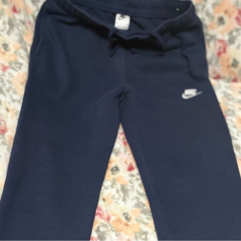 NWOT..!!! Men’s Nike Navy Sweatpants with White Swoosh